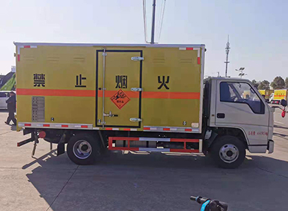 南木林爆破器材运输车